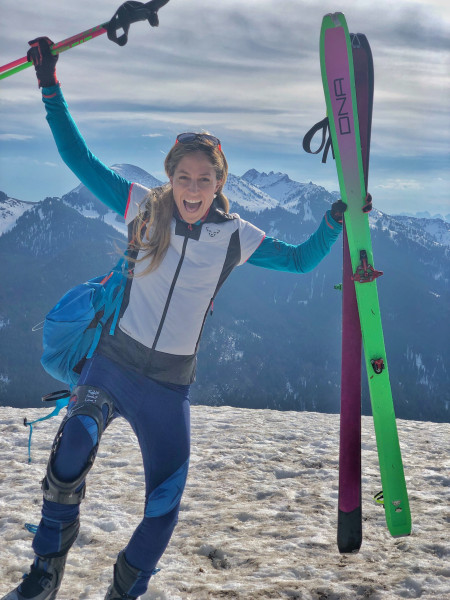 <p>… und freut sich über jeden Tag am Berg, vor allem  auf Skitour!</p>