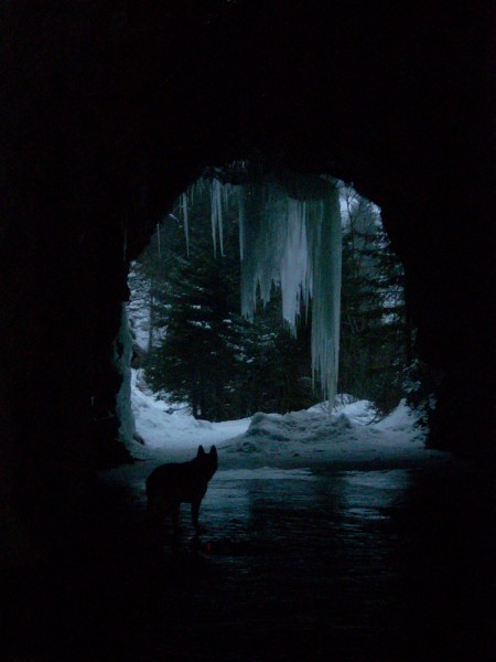 Eisige Höhle