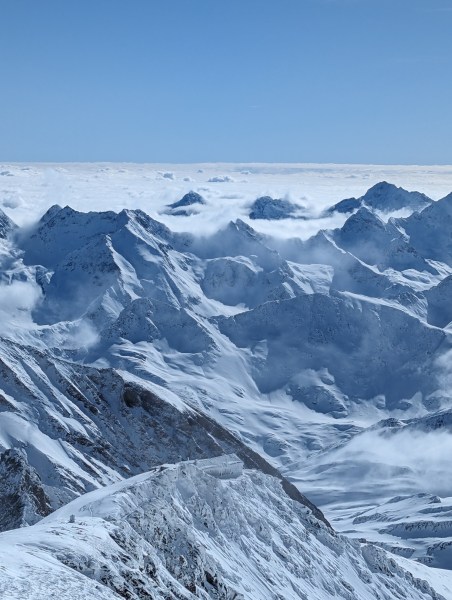 Erzherzog-Johann-Hütte im Schnee