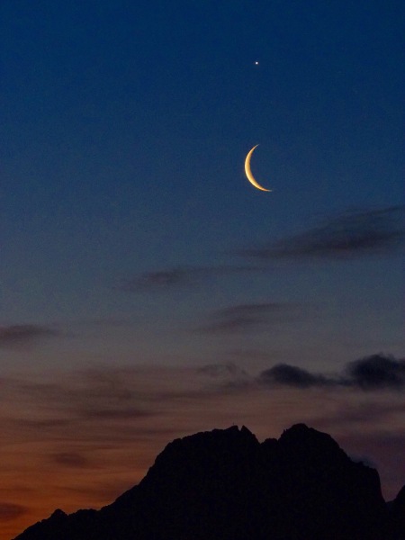 Mond und Venus über den Marienbergspitzen