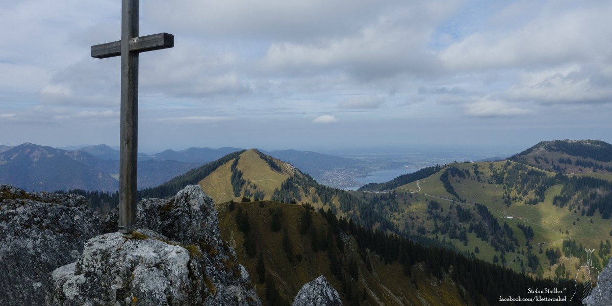Gipfelkreuz des Blankenstein mit Tegernsee