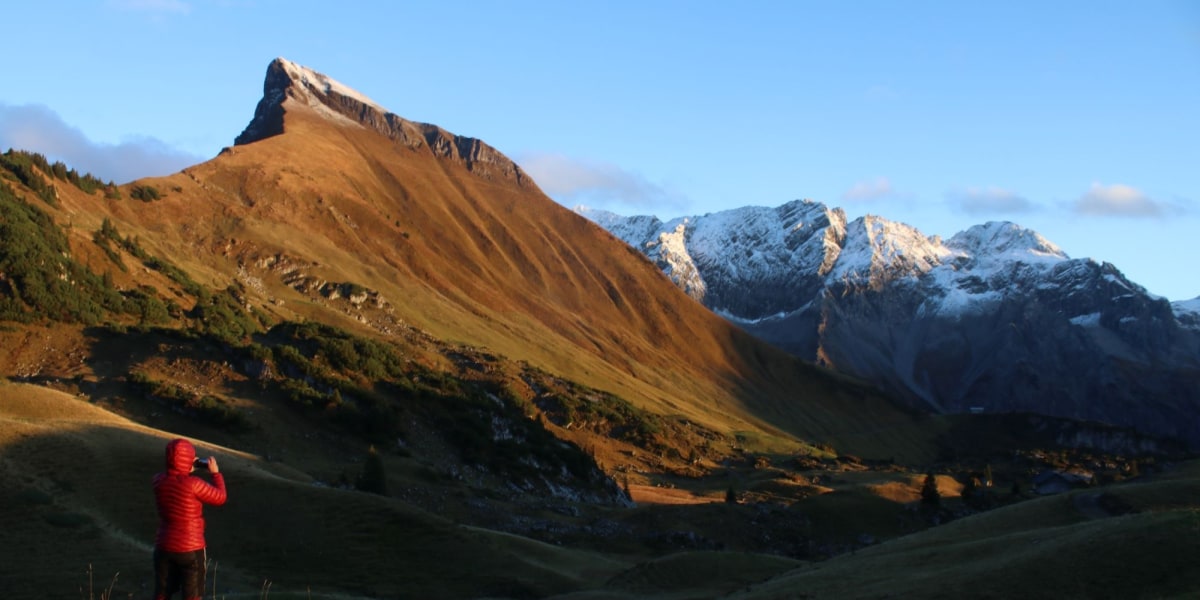 Blick zum Rothorn von der Biberacher Hütte.