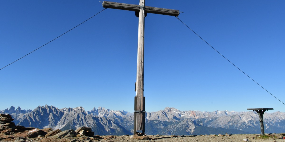 Blick vom Toblacher Pfannhorn auf die Dolomiten.