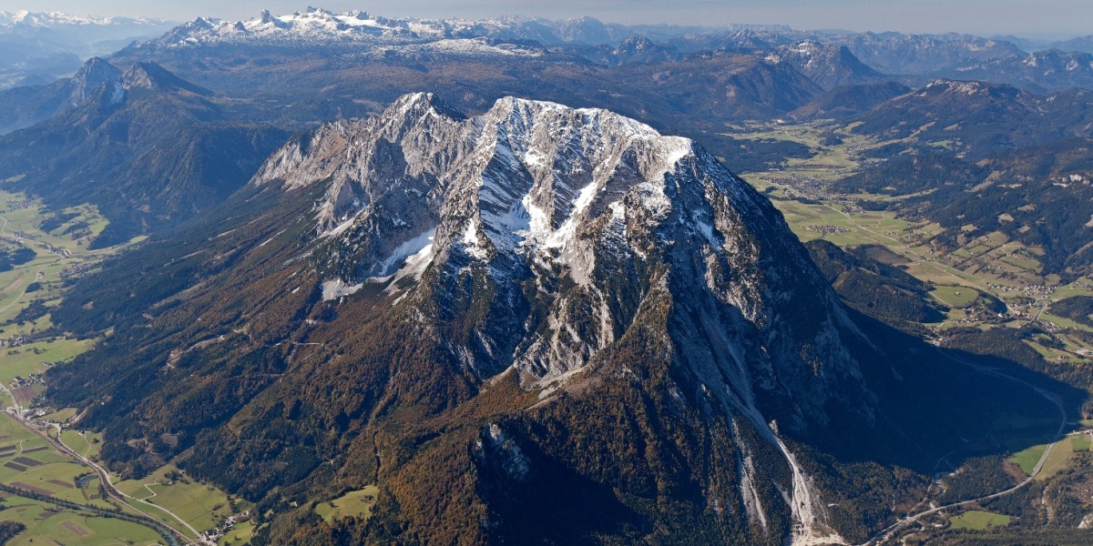 Gut 1700 Höhenmeter über dem Talboden ist der Grimming ein absoluter Hingucker.