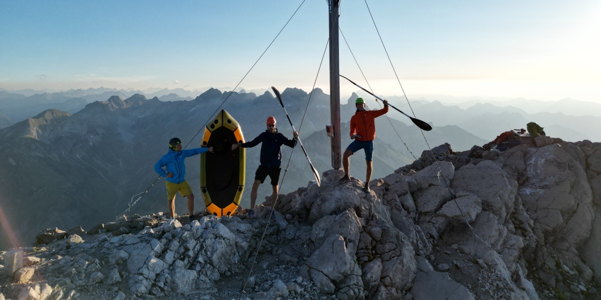 Packraft-Test am Gipfel des Großen Krottenkopfs