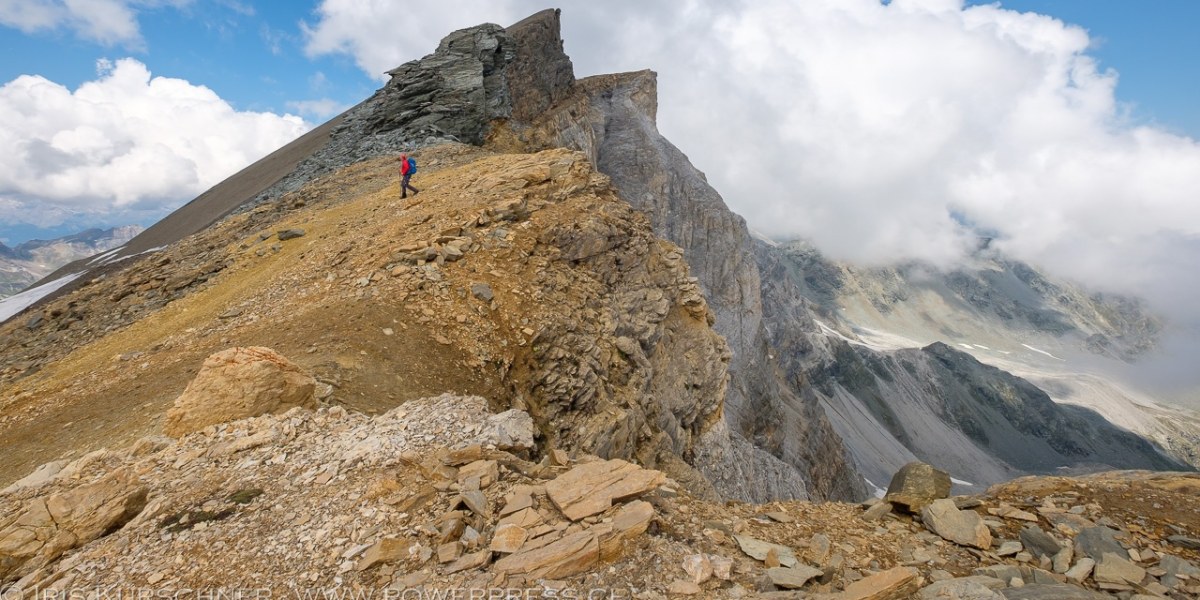 Das Äussere Barrhorn ist der höchste wanderbare Gipfel der Schweiz.