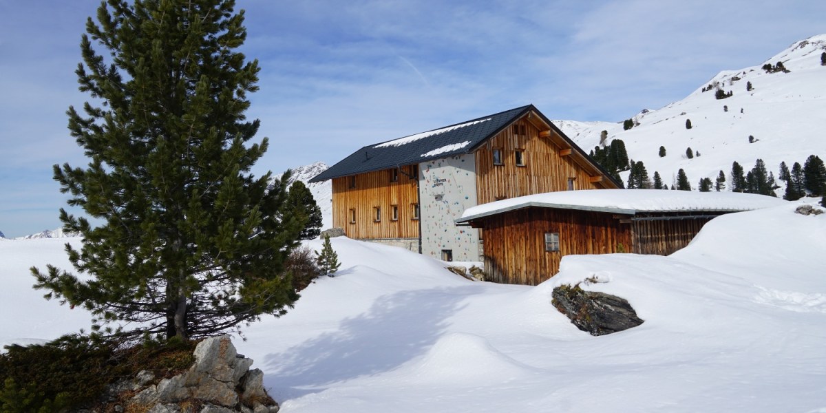 Winterliches Idyll: Die Lizumer Hütte