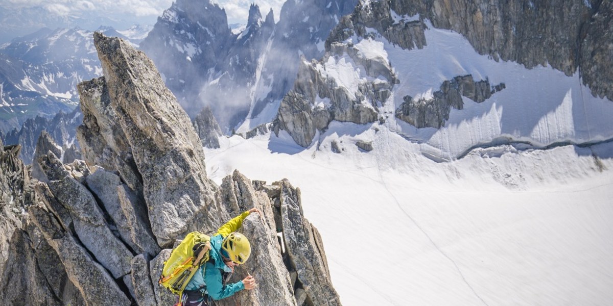 gut griffige Kletterei am Grat bei der Überschreitung der Aiguille d'Entréves