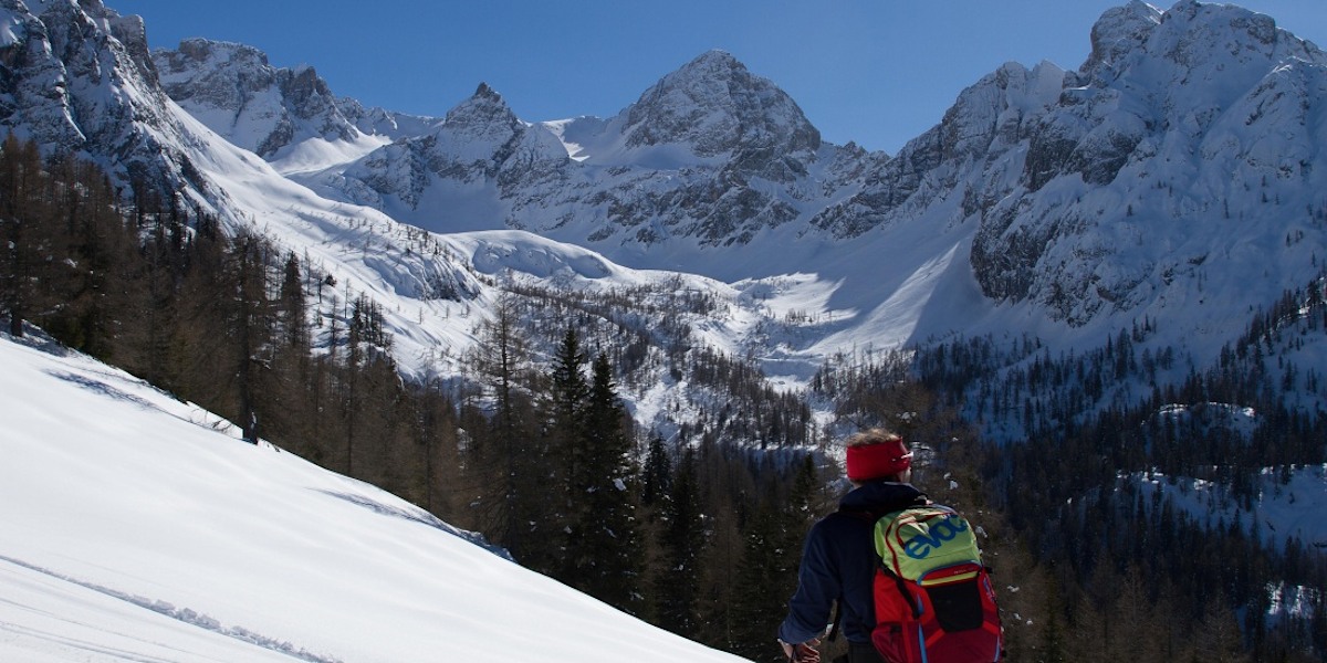 Vom Rücken des Auerlingsköpfls sieht man Teplitzer Spitze (Mitte l.) und Simonskopf (Mitte r.)