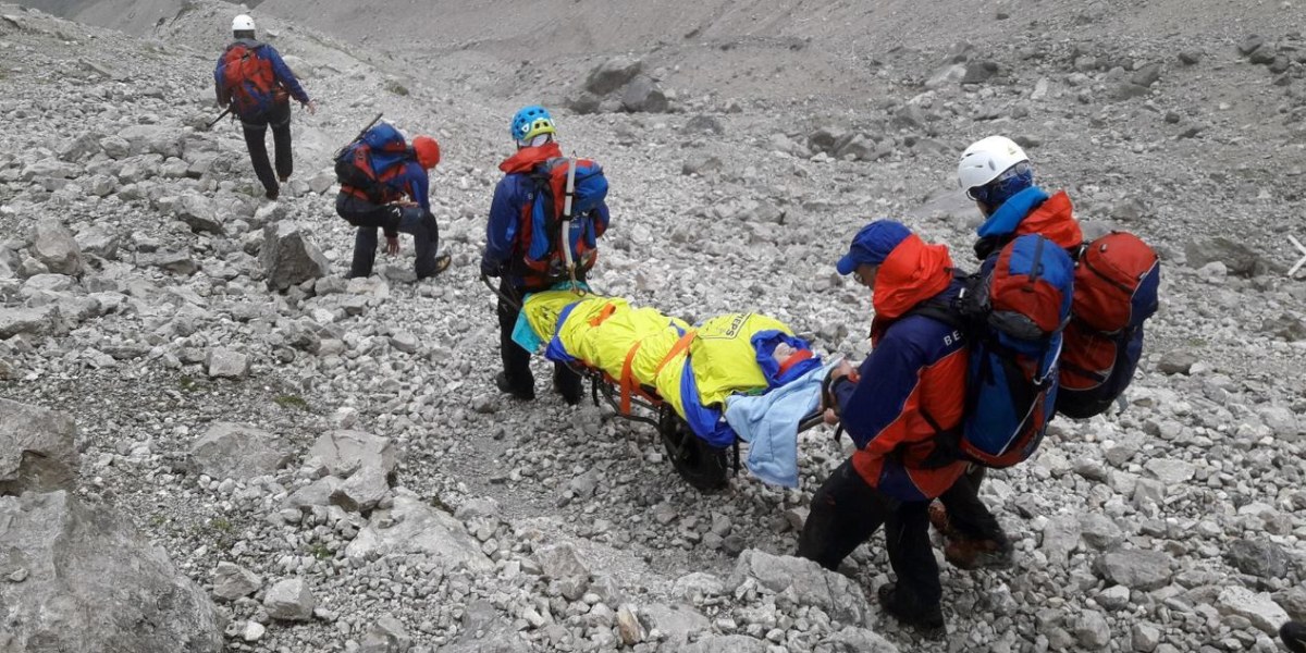 Bergsteiger stürzt am Höllentalferner in Spalte