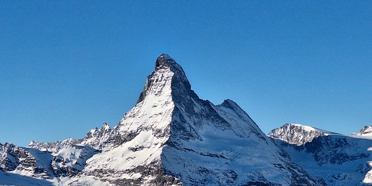 Auf der Südseite des Matterhorns kam es am 05. August 2026 zu einem größeren Felssturz. (Symbolfoto)