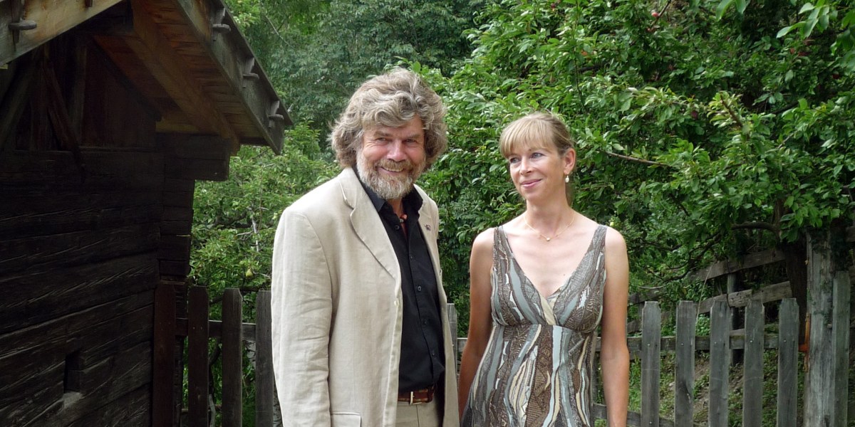Reinhold Messner und Sabine Stehle vor der Trauung in Meran