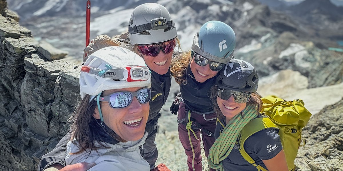 Alpinistin Ines Papert, Extremsportlerin Sunny Stroeer, Stipendiatin Noemi Kreuz und Bergführerin Ramona Volken (v.l.n.r.).