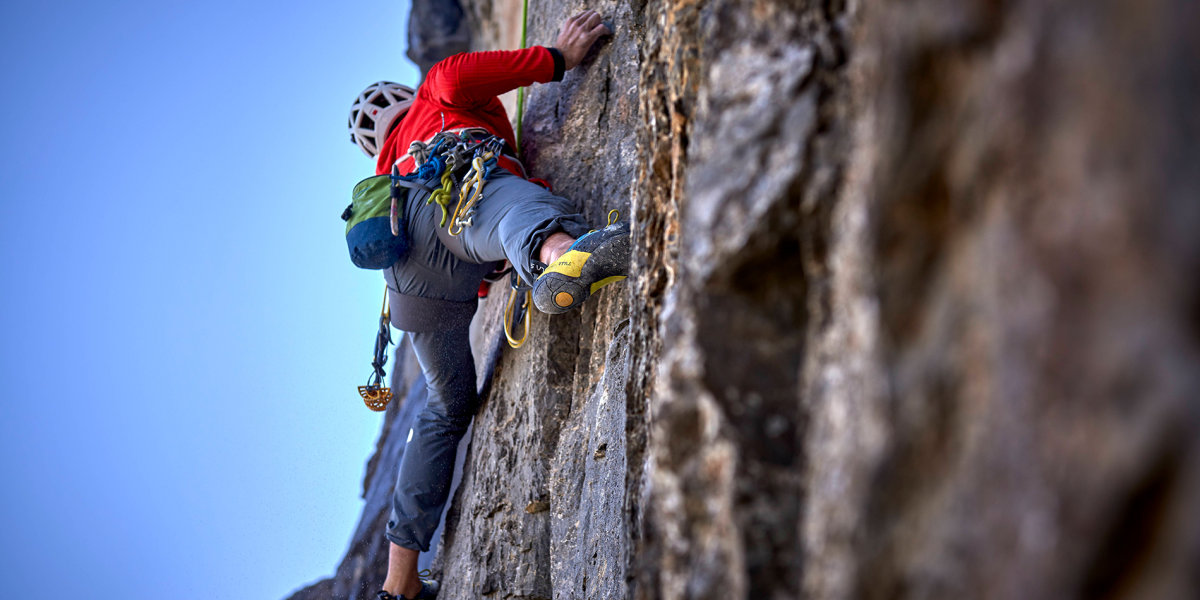 Felsklettern: Tipps zu Vorstiegstaktik und Klettertechnik 