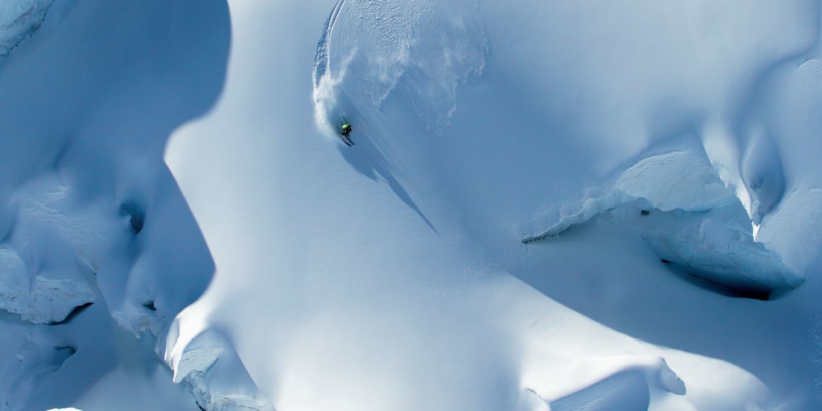 Samuel Anthamatten will vor allem eines: schöne Freeride-Linien in steilem Gelände fahren wie hier in Alaska.