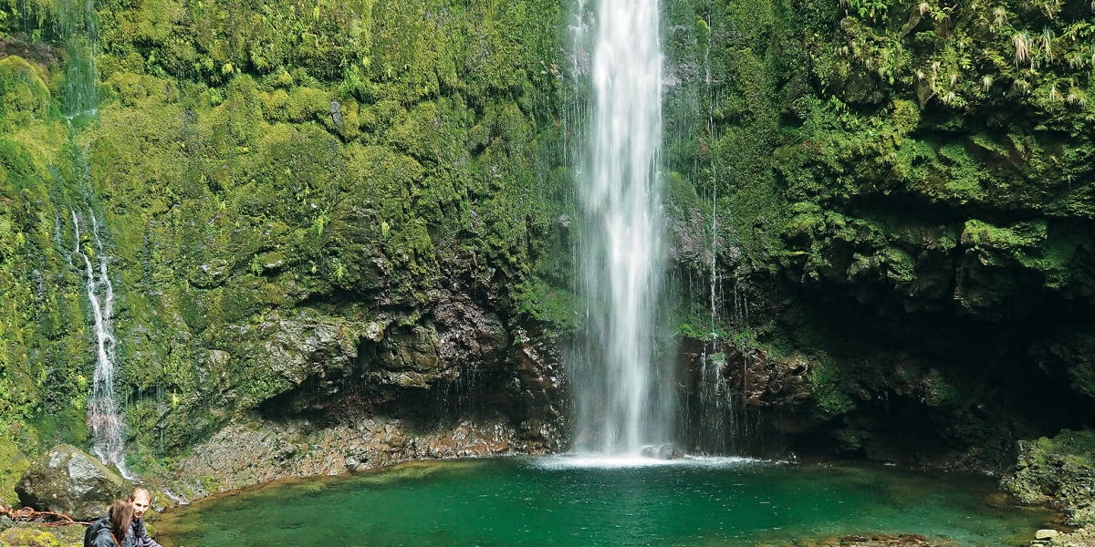 Der Autor Rolf Goetz, seit vielen Jahren auf Madeira zu Fuß unterwegs, hat für den Rother Wanderführer »Madeira« die schönsten Wanderungen auf der Insel ausgewählt.  