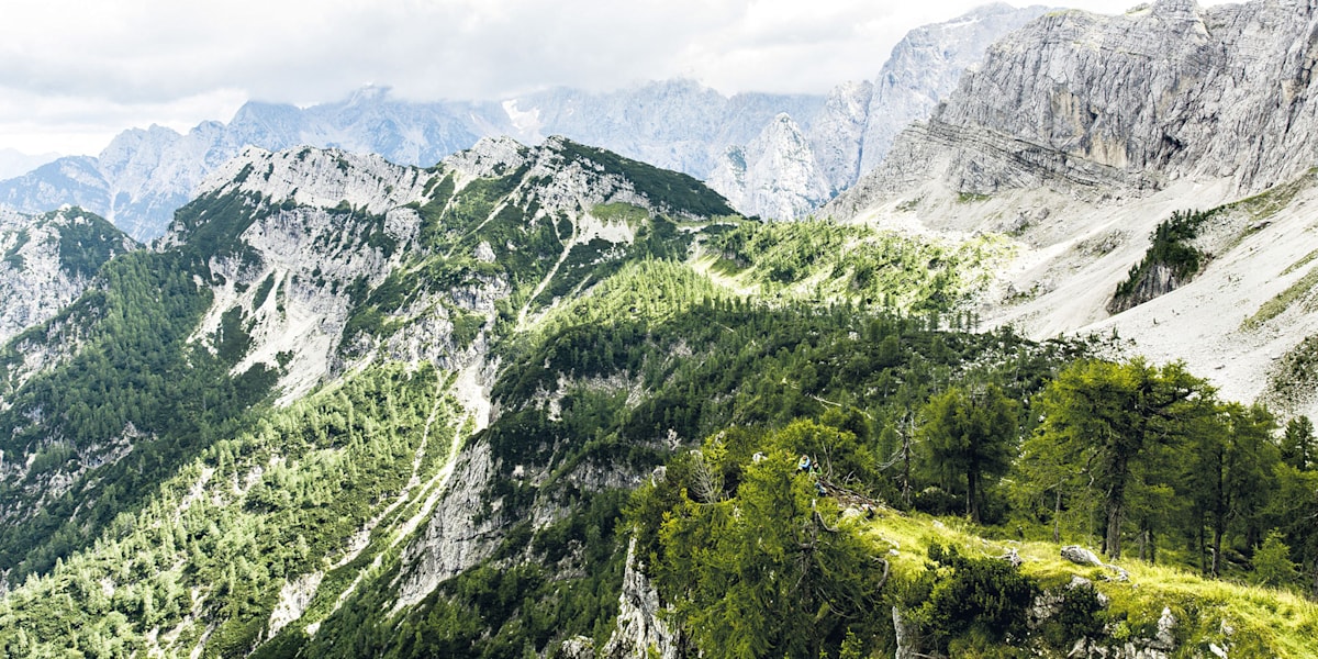 Kurvige Passstraßen, einsame Bergdörfer und familienfreundliche Wanderungen: In den Karnischen Alpen.