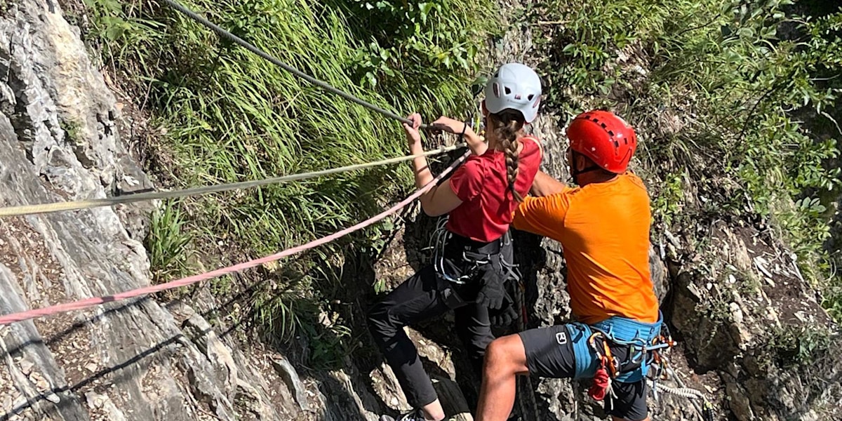 Erschöpft im Klettersteig: Bergrettung birgt Vater und Tochter