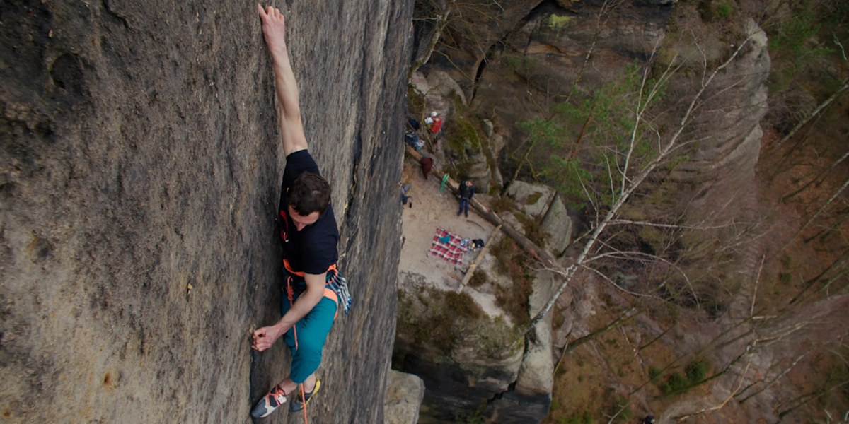 Die Tour "Die Vertreibung der Letzten Idealisten" (8c)  wurde von Robert Leistner 2005 eröffnet. 2019 holt er sich die erste Rotpunktbegehung.