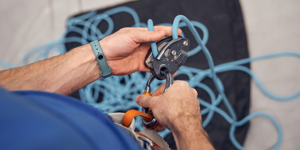 Im Test: Welche Belay-Karabiner beim Handling wirklich überzeugen