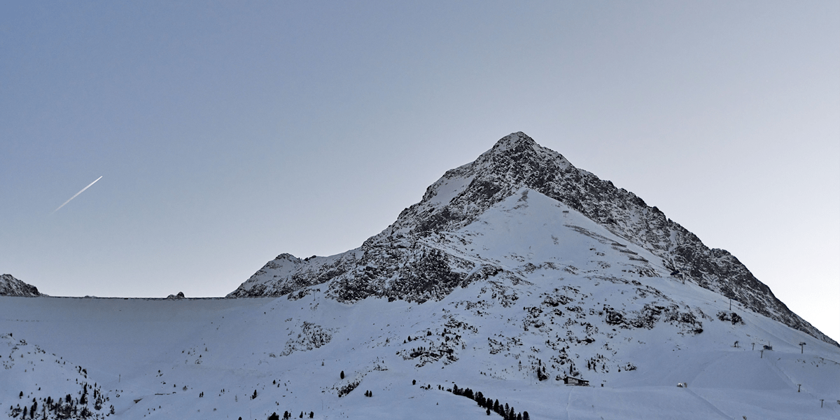 Blick auf den Zwölferkogel (2988 m) im Skigebiet Kühtai (Symbolbild - keine aktuellen Verhältnisse)