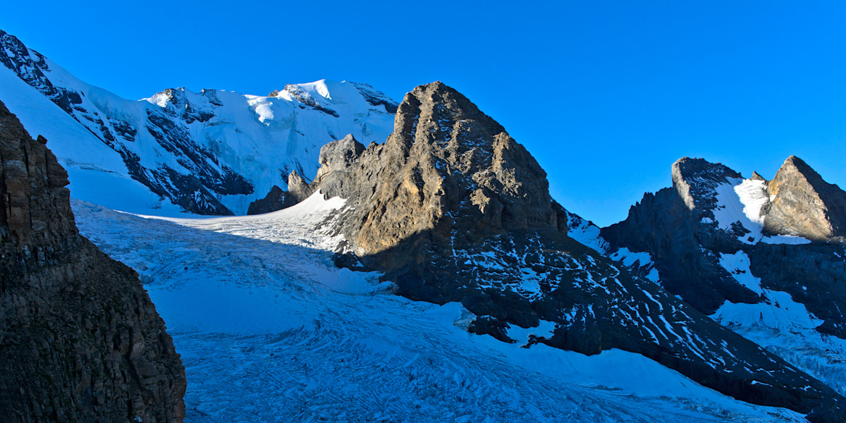 Hochtourenziel: Blüemlisalphorn über dem Blüemlisalpgletscher