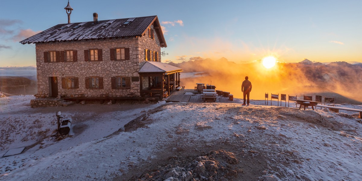 Atemberaubend schön: Sonnenaufgang an der Hüttenterrasse.