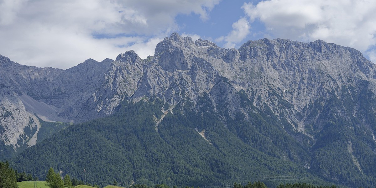 Tödlicher Absturz im Karwendel: Fels bricht aus – 22-jähriger Kletterer stirbt