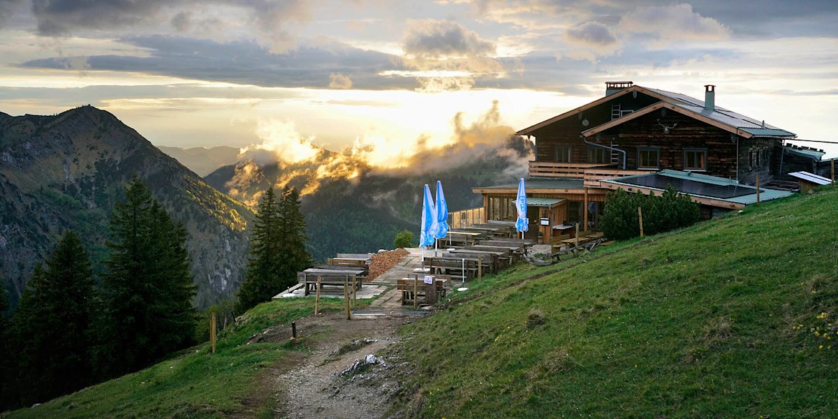 Berge in Flammen am Hirschberg.
