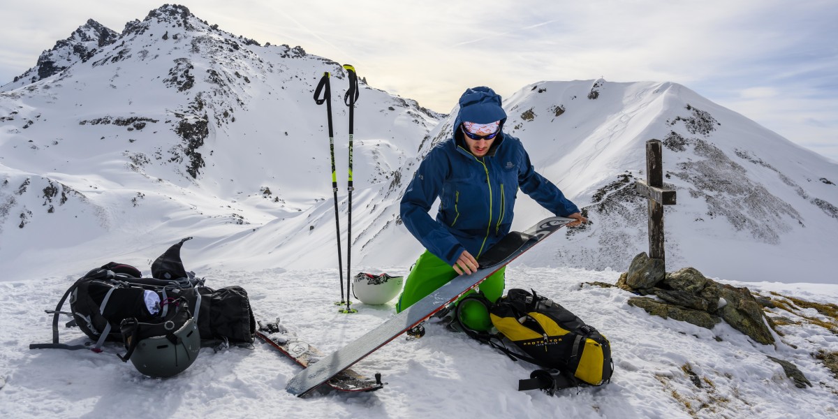 Skitouren: So löst ihr unterwegs Probleme mit der Ausrüstung