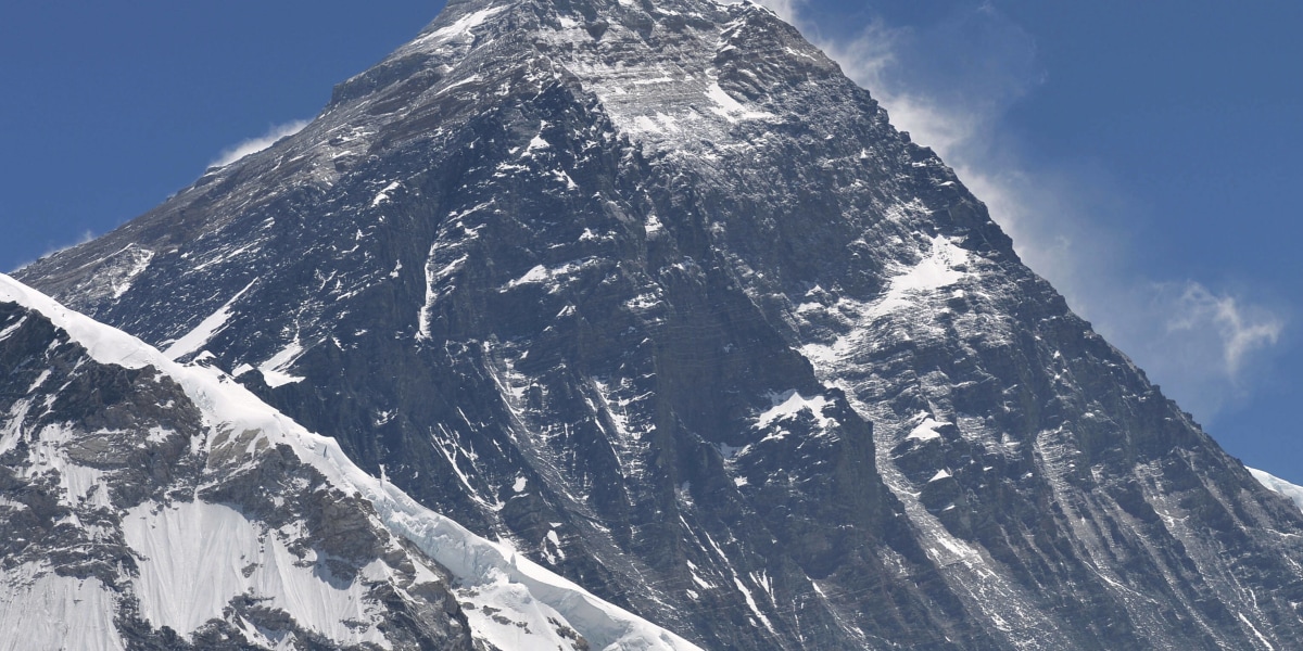 "Trennungslinie": Umstrittene Maßnahme am Everest-Gipfel