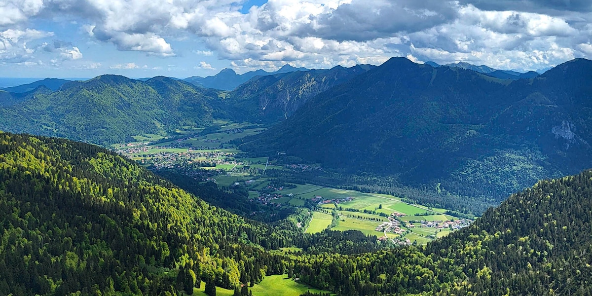  Blick auf den Talkessel von Kreuth.