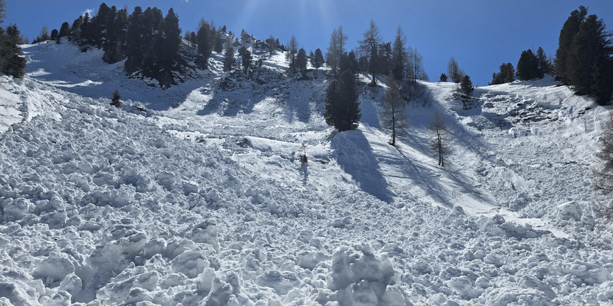 Der Nassschnee-Lawinenkegel am Kreuzkogel.