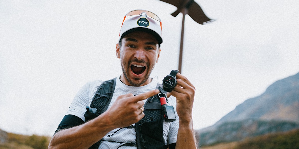 Philipp Ausserhofer im Ziel in St. Christoph am Arlberg nach 97:50 Stunden auf dem Adlerweg.