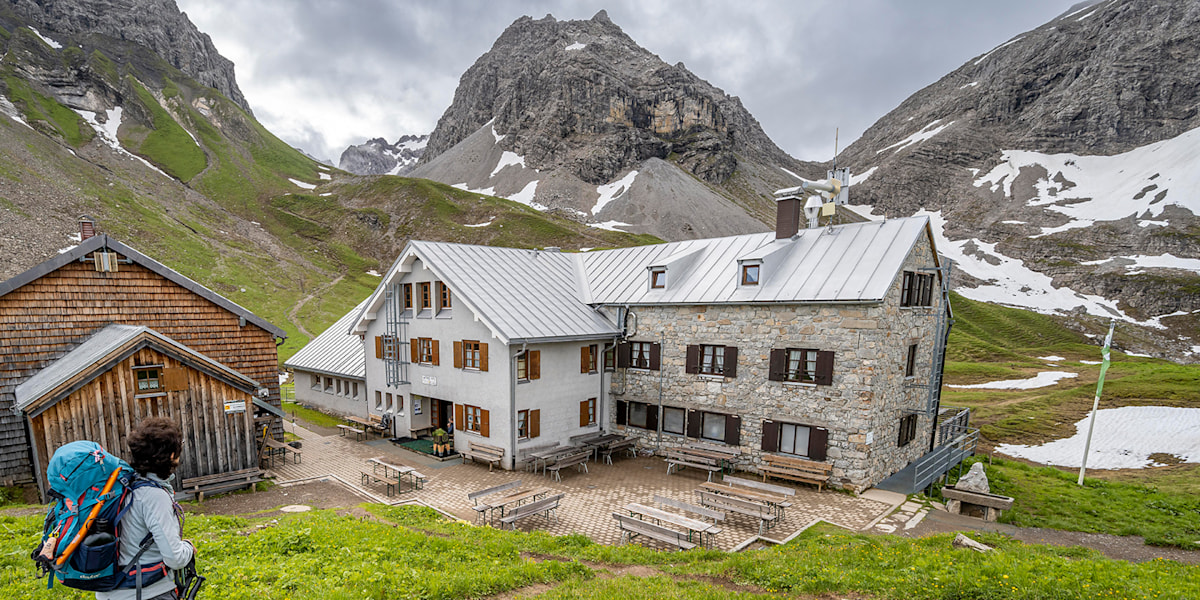 Welche Hütte in den Alpen hat die meisten Betten?