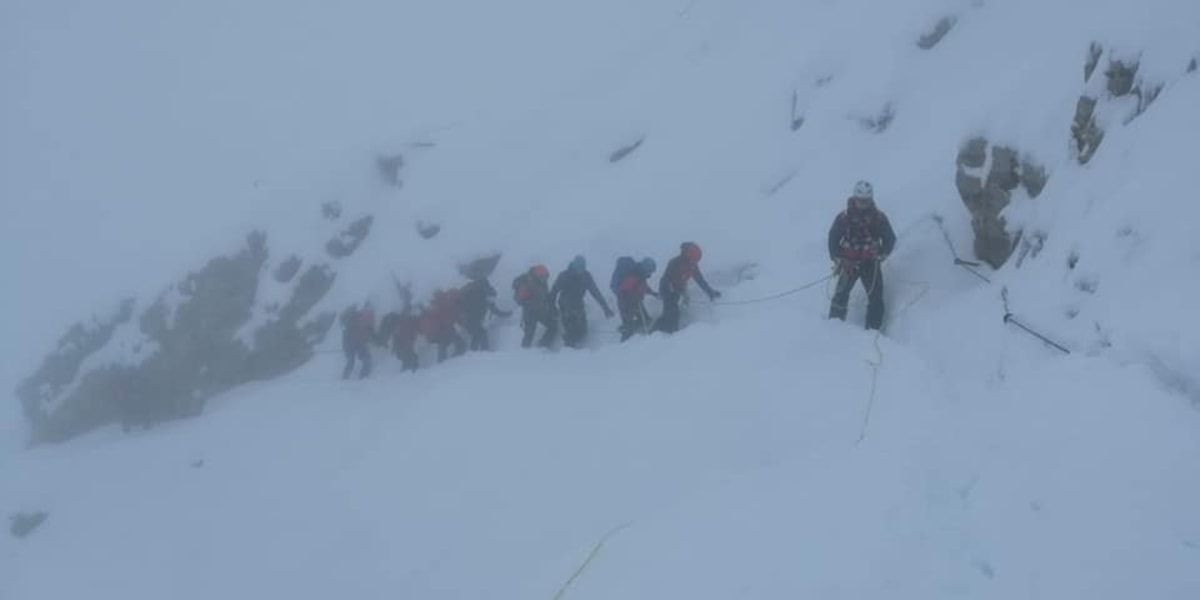 Zugspitze: Junges Paar muss bei Schneetreiben gerettet werden 