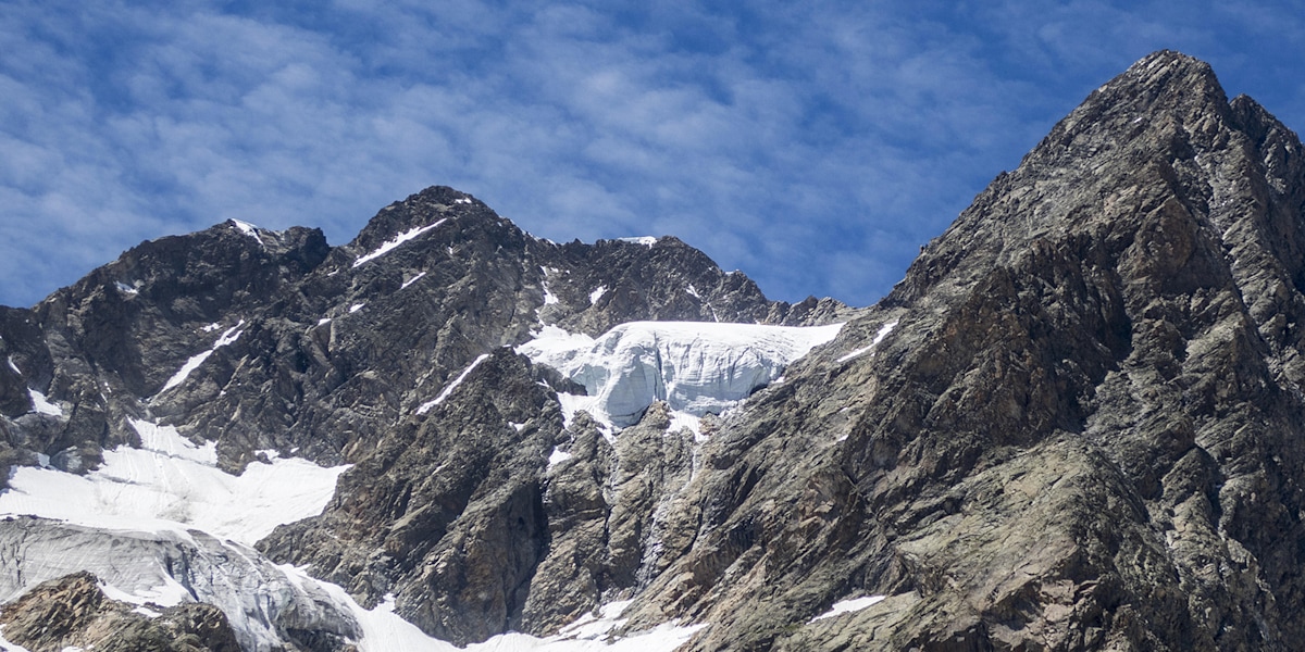 Alpinist stürzt an der Watzespitze zehn Meter ab – loser Fels löst Rettungseinsatz aus.