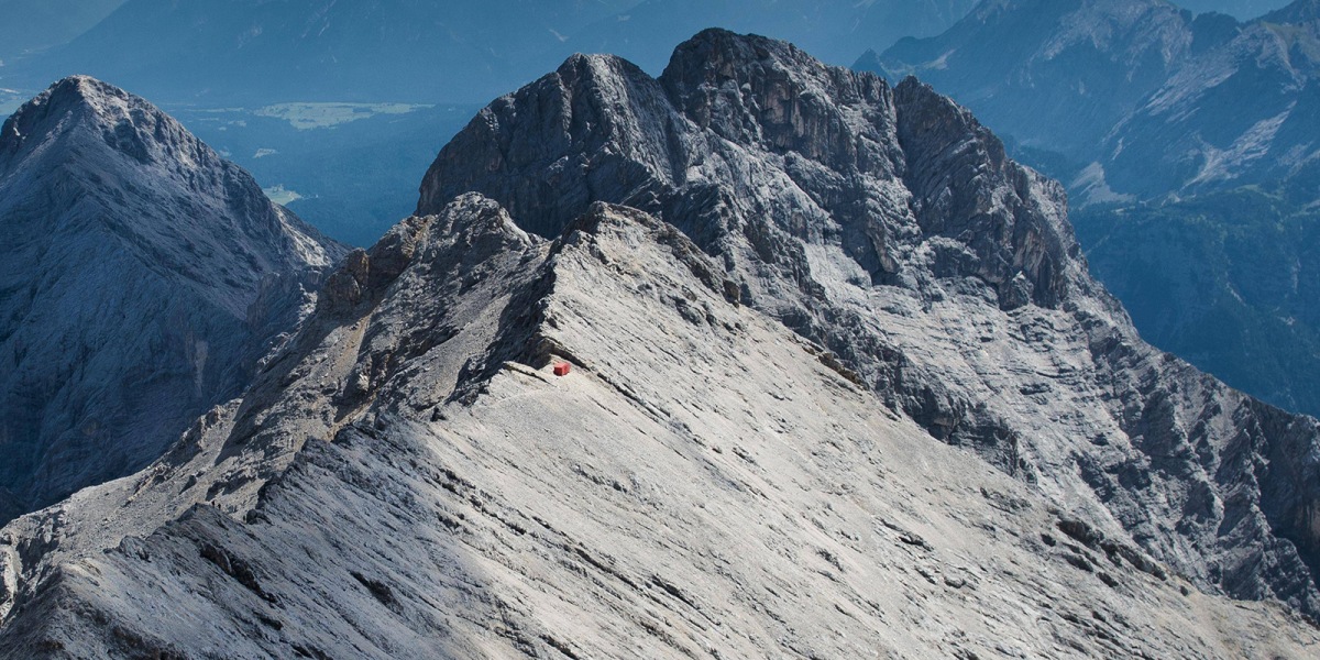 300-Meter-Absturz an der Zugspitze: Bergsteiger erliegt Verletzungen