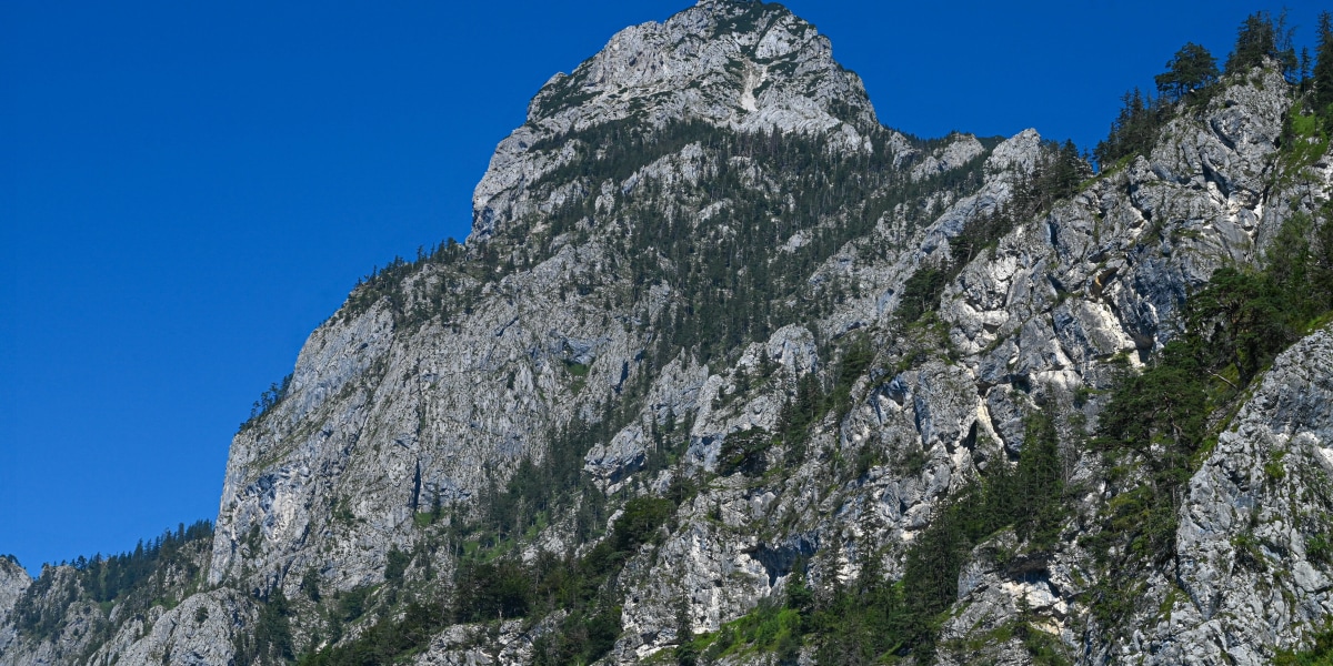 Bergsteigerin stürzt am Traunstein in den Tod