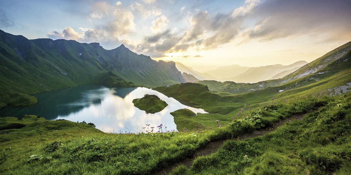 Der Schrecksee über dem Hintersteiner Tal ist einer der schönsten Seen im deutschsprachigen Alpenraum, er liegt auf 1824 Meter Höhe.