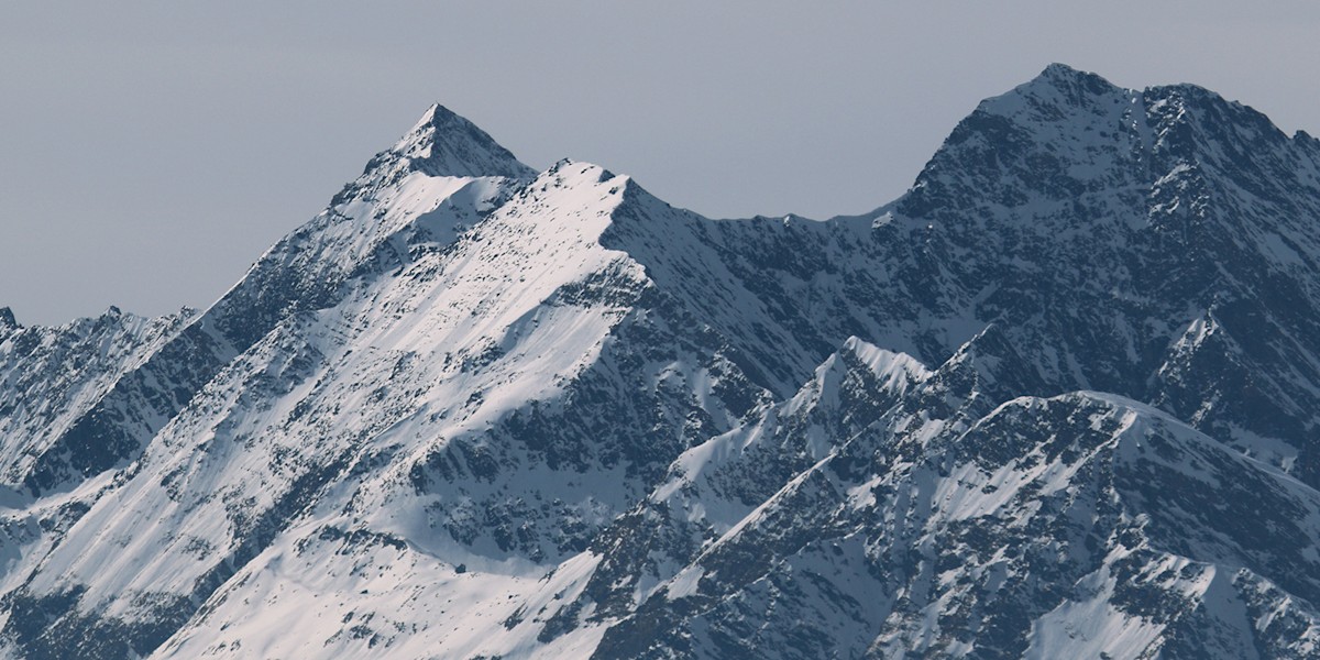 Blick auf Liebener Spitze (Mitte) und Hoher First (re.).&nbsp;Symbolbild,&nbsp;keine&nbsp;aktuellen&nbsp;Verhältnisse!