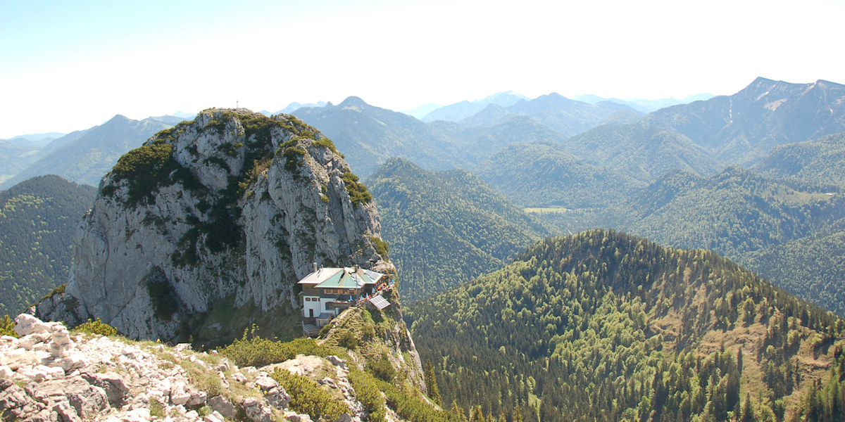 Die Tegernseer Hütte wirtschaftet ausschließlich mit Regenwasser und kam trotz des trockenen Sommers 2026 ohne größere Einschränkungen durch die Saison.