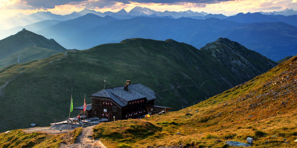 Sillianer Hütte in den Karnischen Alpen