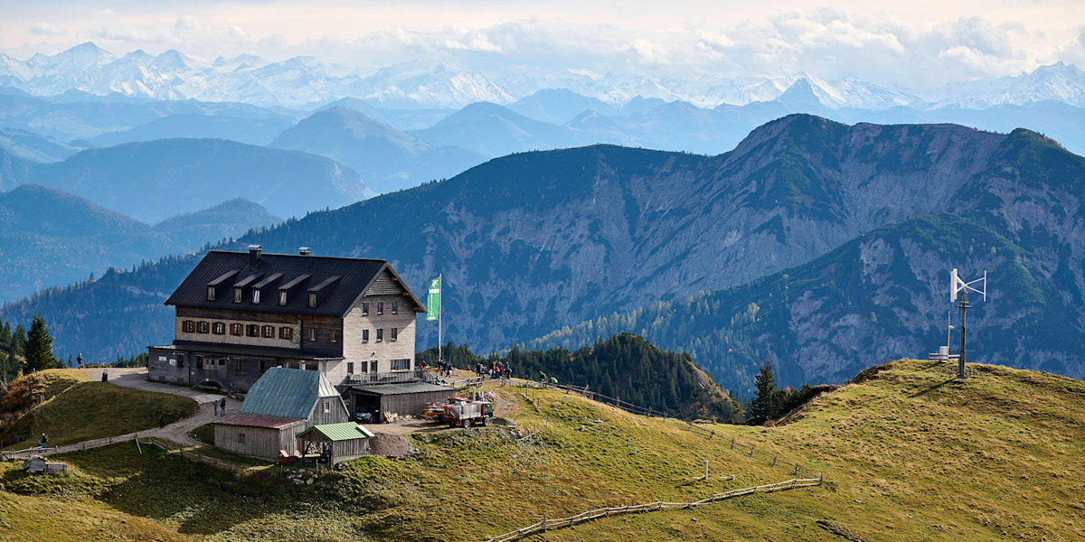 Das Rotwandhaus oberhalb des Spitzingsees.