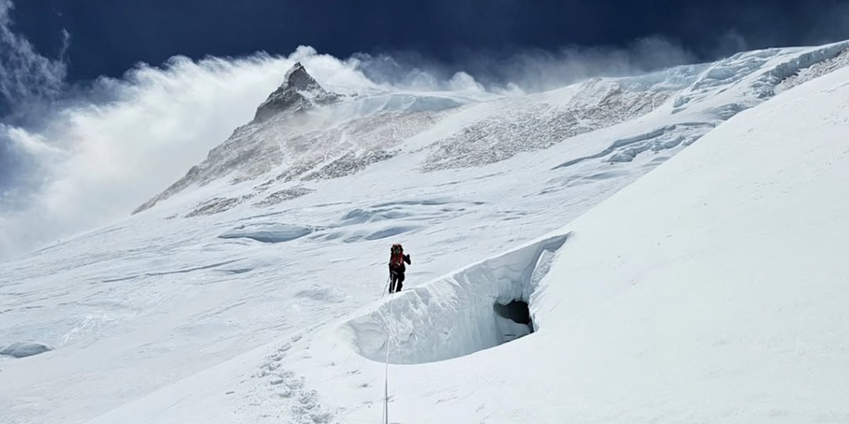 Allein unterwegs am Manaslu (8163 m): Der Aufstieg im Frühjahr verlangt Eigenständigkeit
