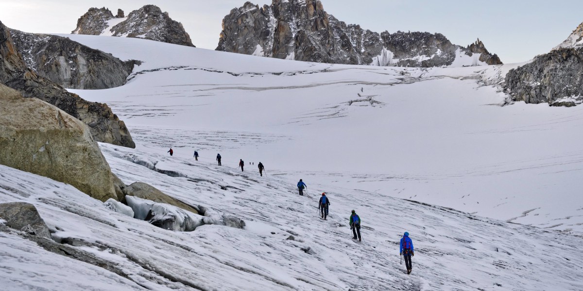 Wer in den Alpen hoch hinaus will, trifft auf Gletscher. Gut, wenn man weiß, was wann zu tun ist.