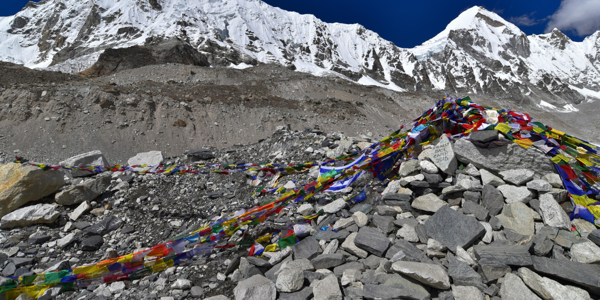 Bergwissen: Welche Schuhe empfehlen sich im Frühjahr für die Tour zum Everest Basecamp?