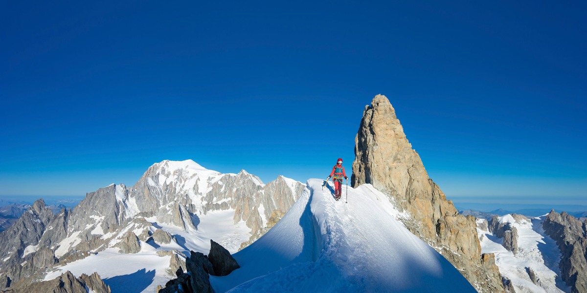 Tief unten: das Rifugio Torino. Hoch droben: am Rochefortgrat. Hint’ dabei: der Dent du Géant.