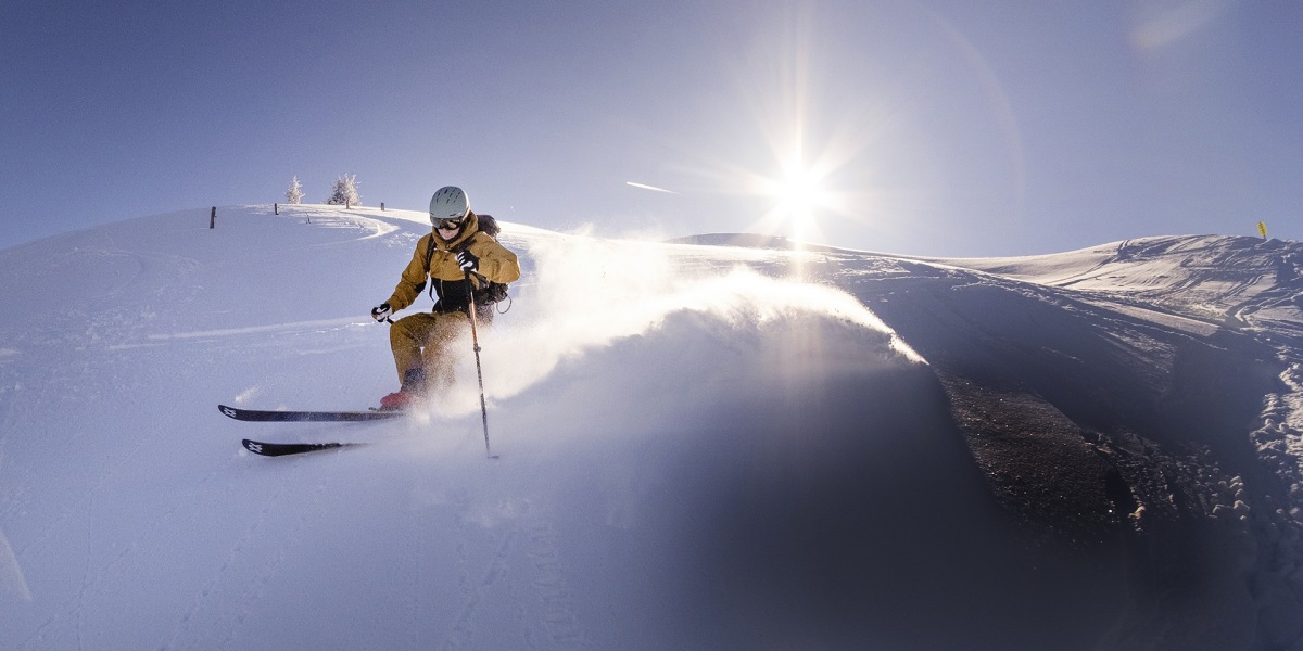 Im Test: Die besten Tourenski der Saison 2025/26.