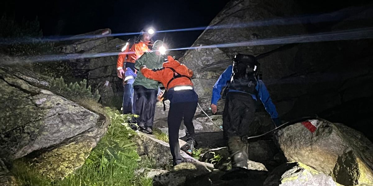 Handy und Powerbank leer: Großeinsatz für vermisste Wanderin